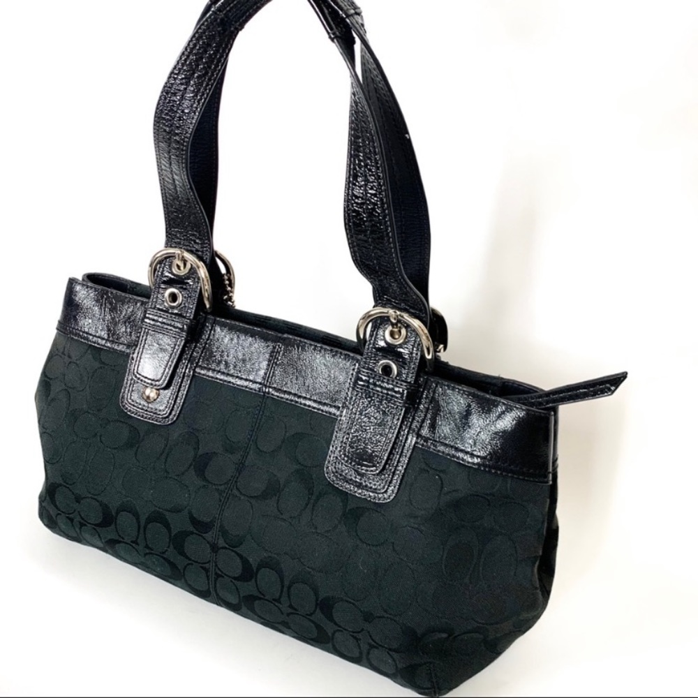 Coach | authentic black signature purse